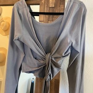 Lululemon gray wrap shirt size medium
